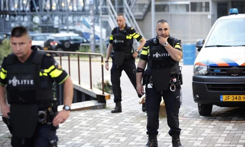 Ολλανδία: Απειλούν με επιστολές την επιστημονική επιτροπή